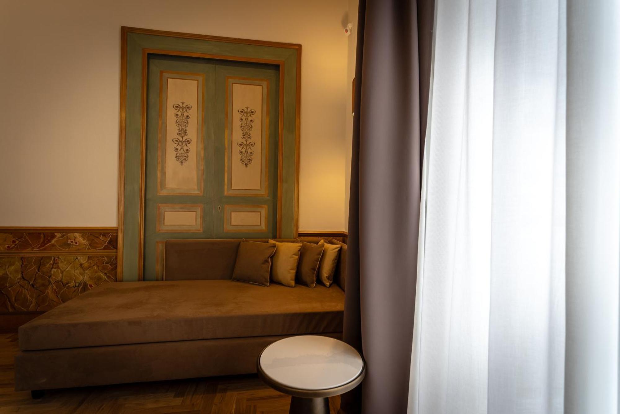 Hotel Antica Dimora Pessina Neapel Exterior foto